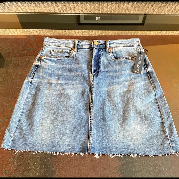 Blank NYC Jean Skirt - Picture 1 of 4
